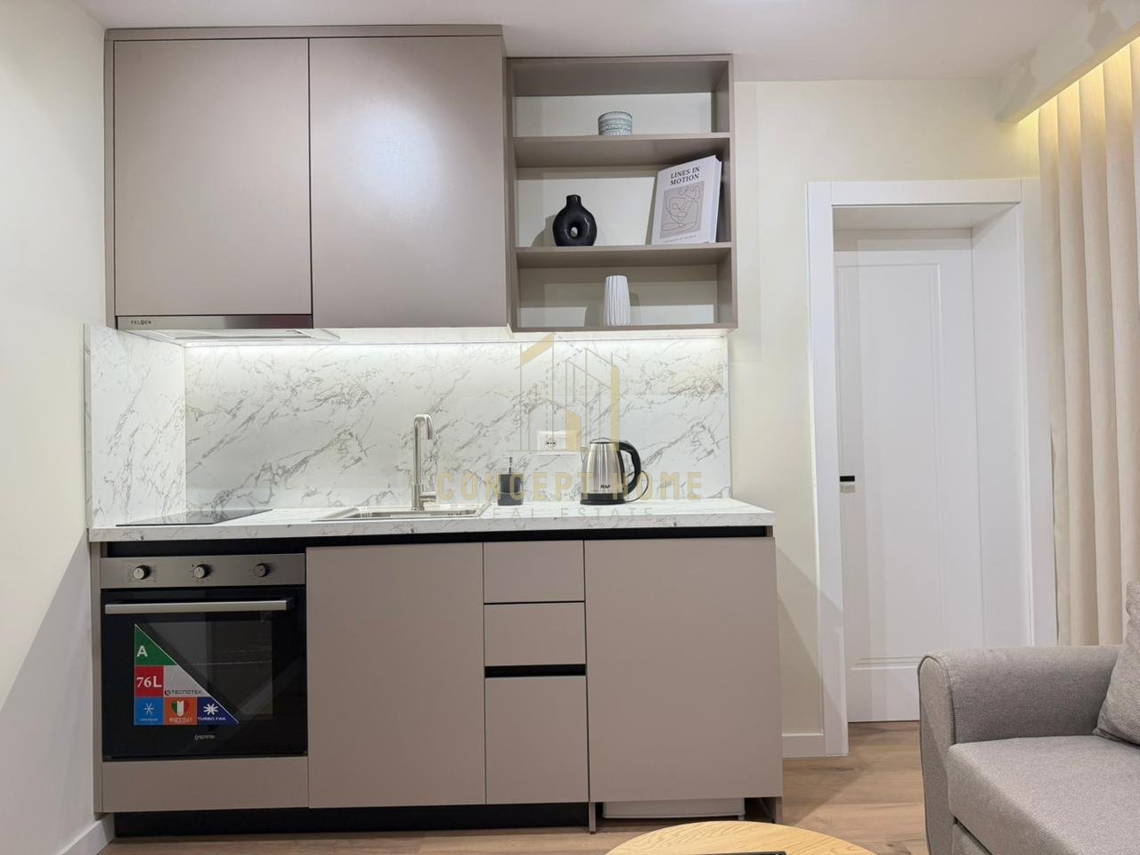 Shiten dy apartamente bashke 1+1 tek Kryqezimi 21 Dhjetorit.