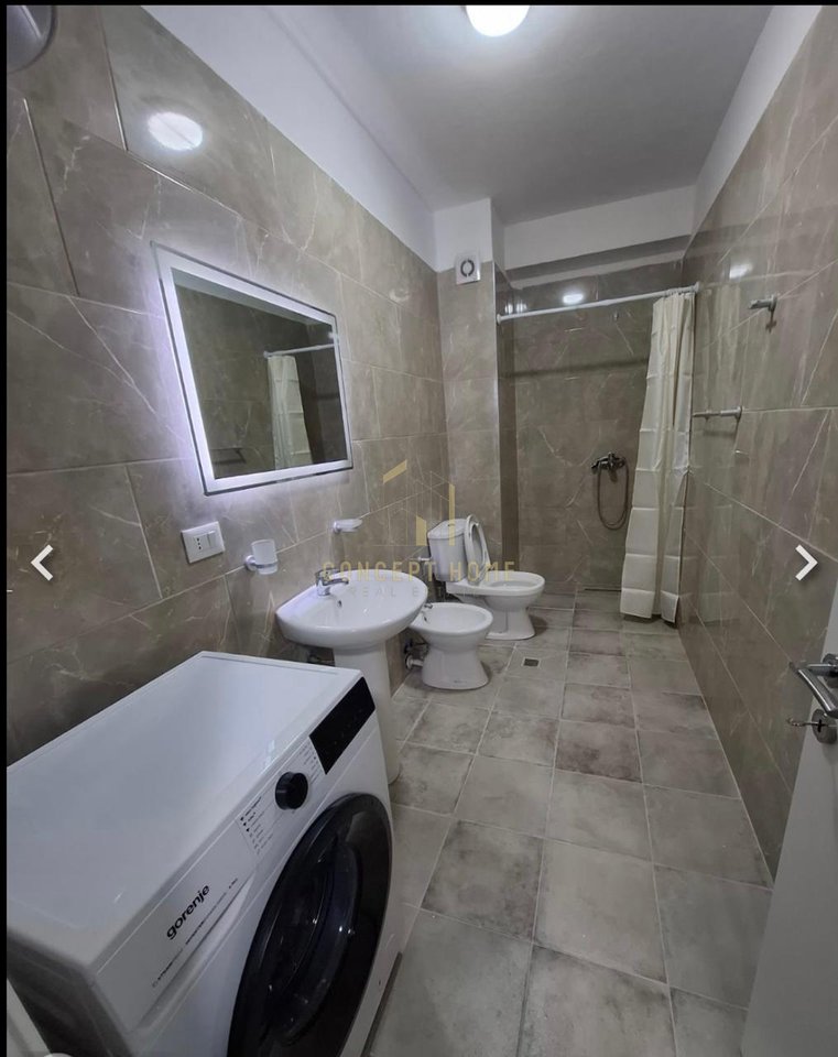 Jepet me qera apartament 2+1 ne fund te Rruges 5 Maj