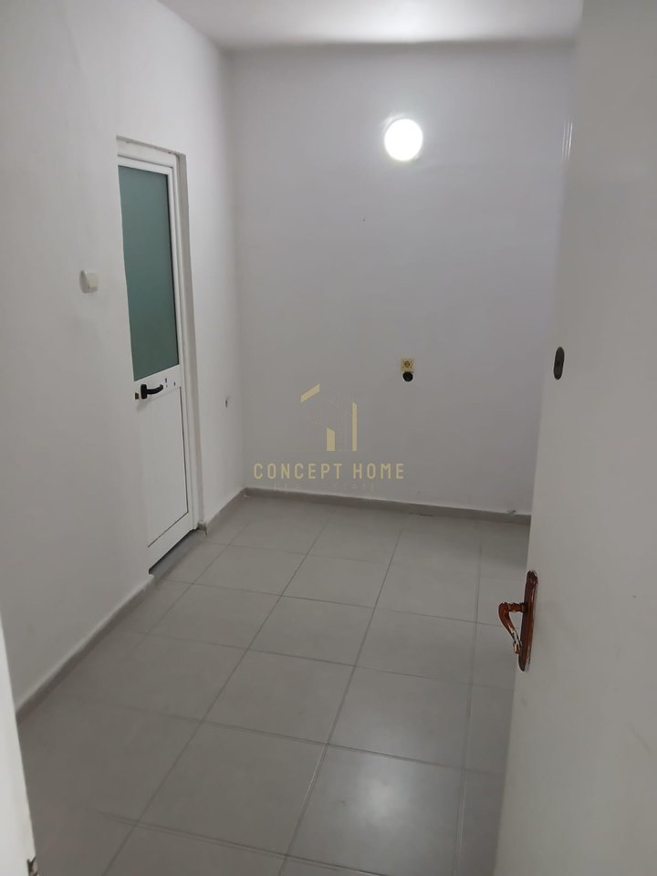 Jepet me qera apartament 1+1 Ne Kombinat