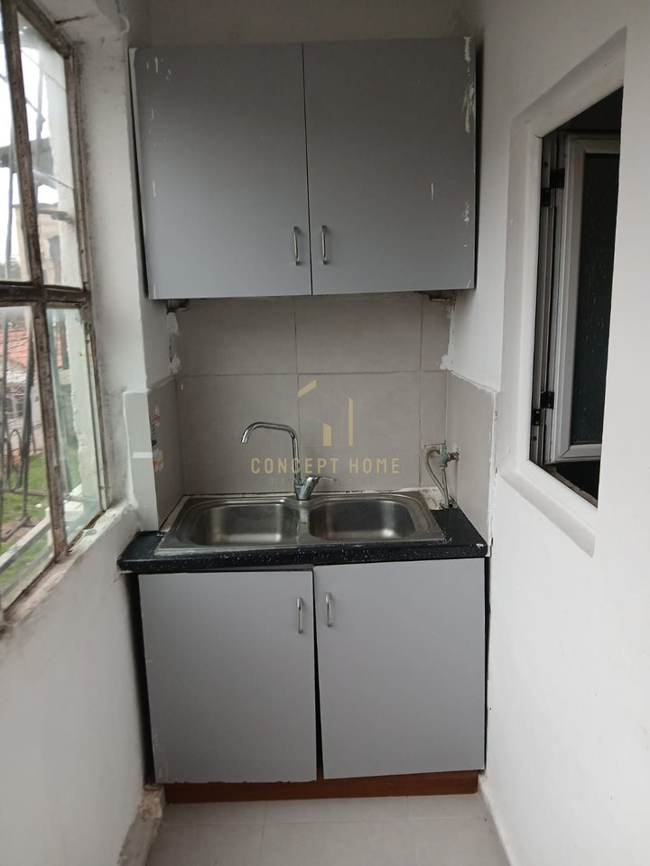 Jepet me qera apartament 1+1 Ne Kombinat
