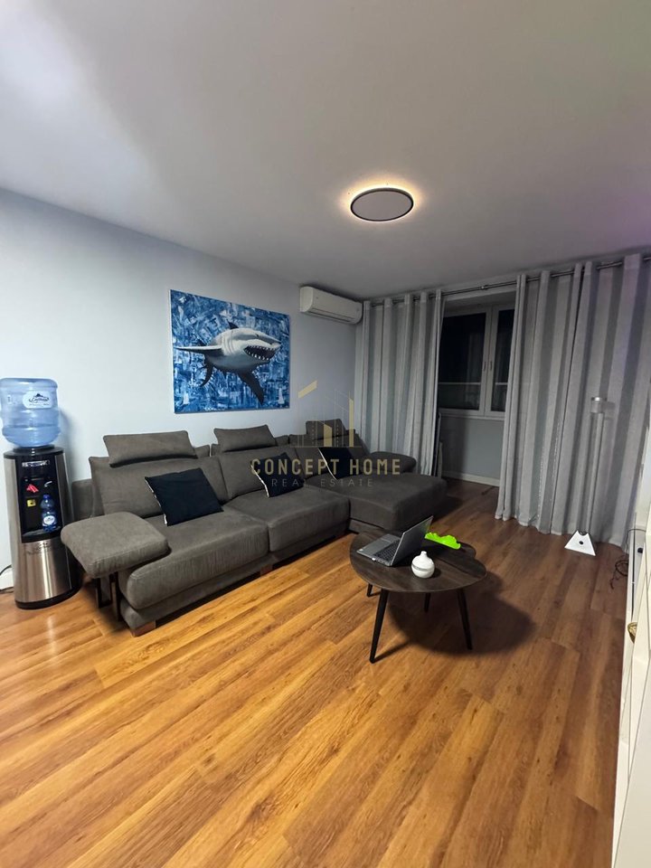 Jepet me qera apartamenti 2+1 tek Sheshi Willson