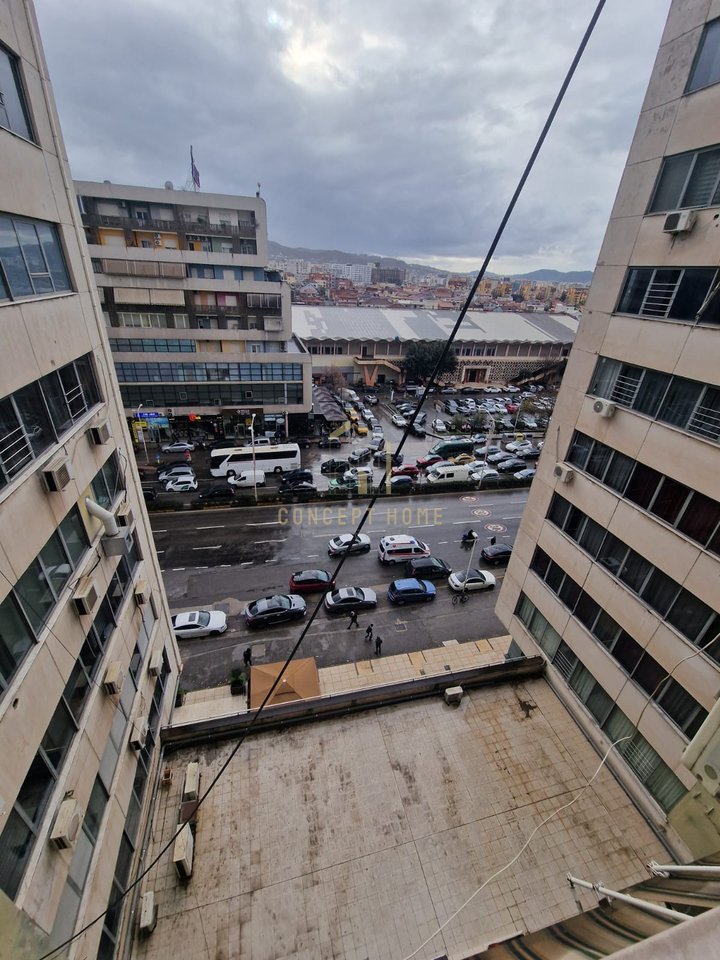 Apartment 3+1+2+2 for sale at Zogu i Zi