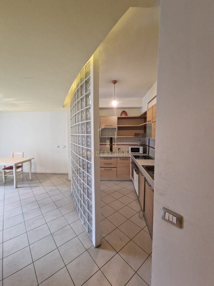 Apartment 3+1+2+2 for sale at Zogu i Zi