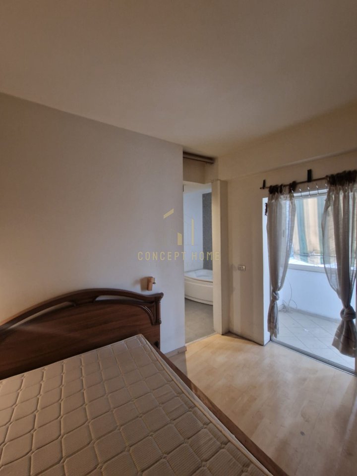 Apartment 3+1+2+2 for sale at Zogu i Zi