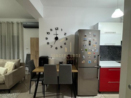 Jepet shtepit me qera Ne Astir