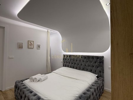 Si affitta monolocale in affitto a 21 Dhjetori.