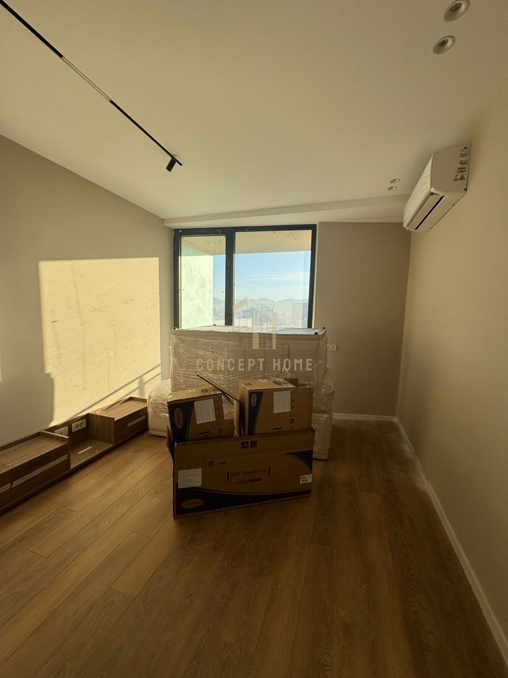 Jepet me qera apartment 2+1 tek Mine Peza