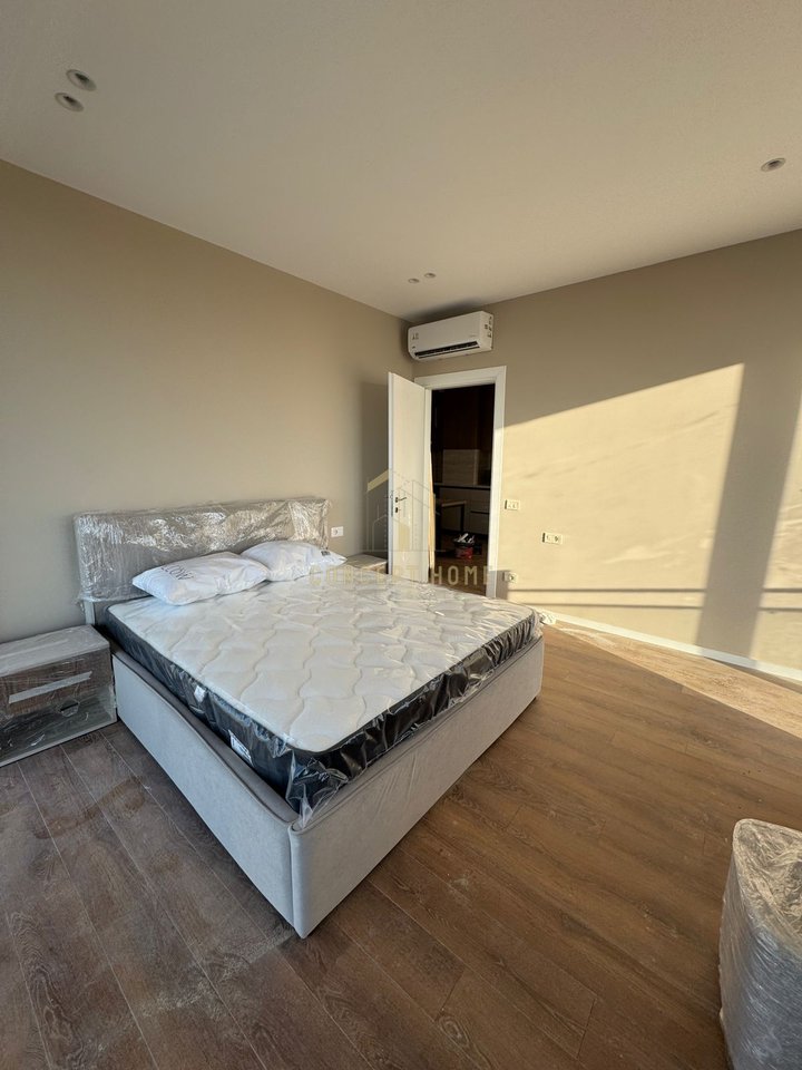 Jepet me qera apartment 2+1 tek Mine Peza