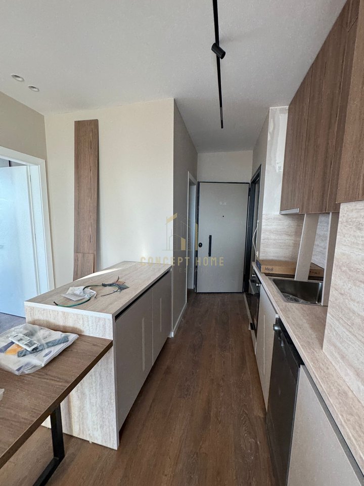 Jepet me qera apartment 2+1 tek Mine Peza