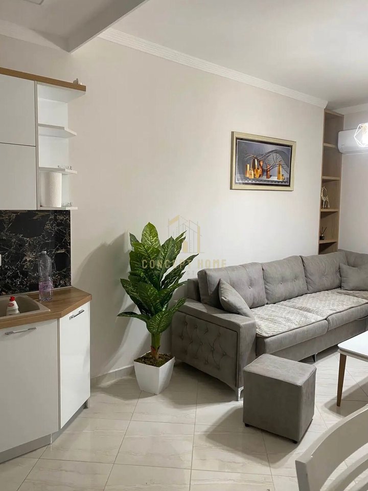 Jepet me qera apartament 2+1 ne Shkoze