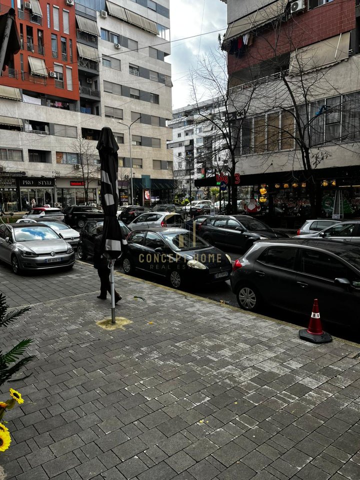 Shop for rent in Astir