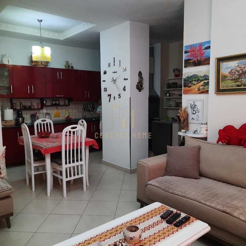 Shitet Apartament 2+1 ne Zog te zi