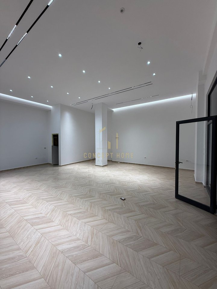 Jepet me qera dyqan ne Astir , Oasis Residence.