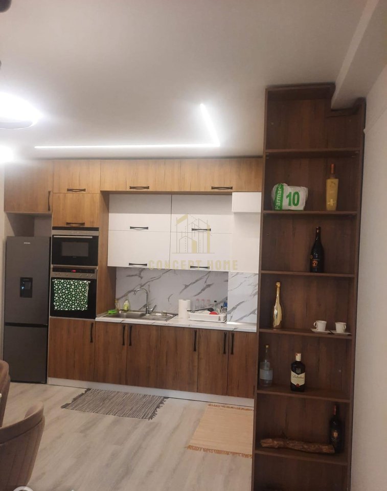 Jepet me qera apartament 2+1 tek Kompleksi Arlis(Farmacia 10)