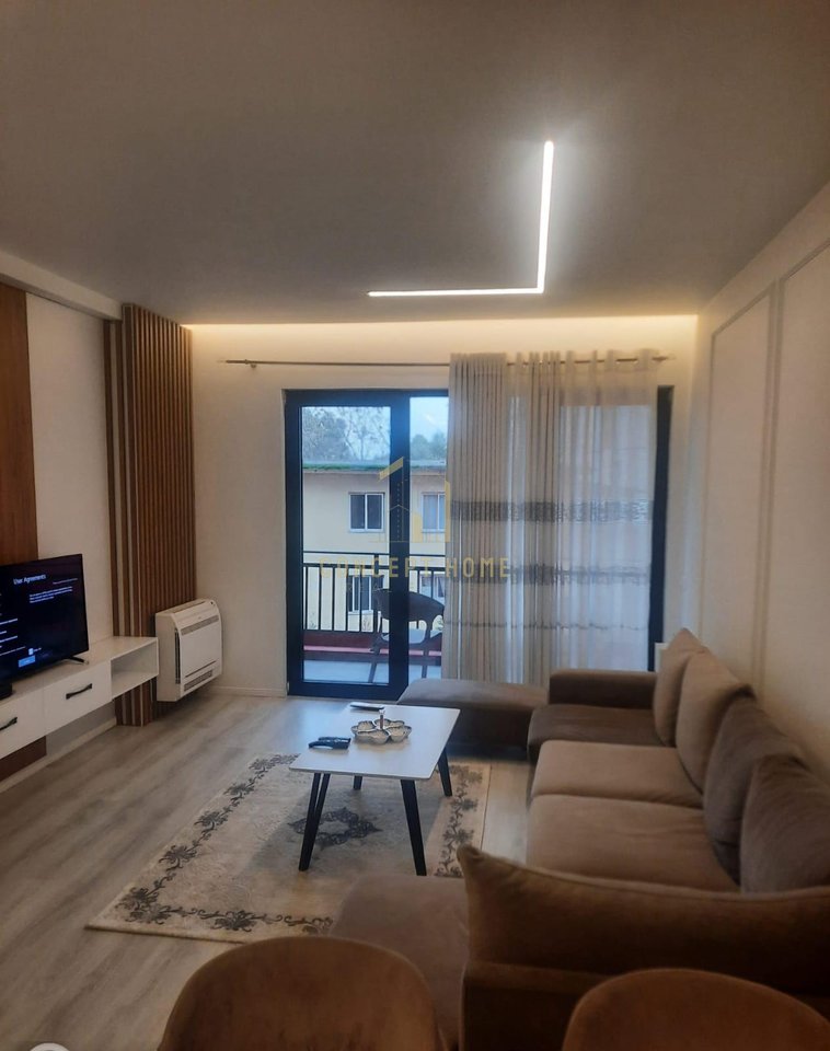Jepet me qera apartament 2+1 tek Kompleksi Arlis(Farmacia 10)