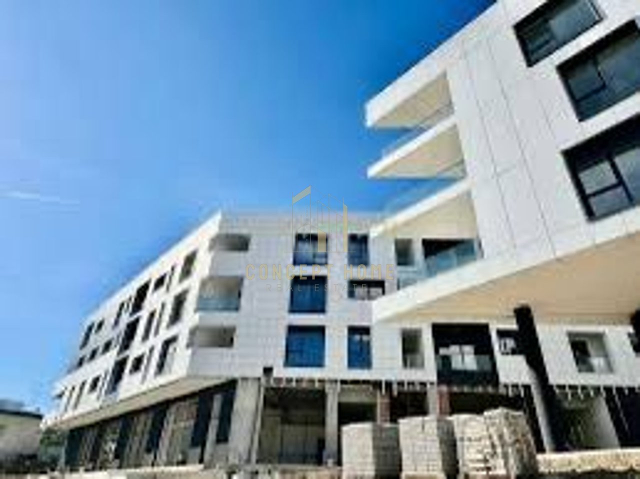 Dyqan To Rent në Liqeni i Thate, Tirana - 2800€ | 138 m²