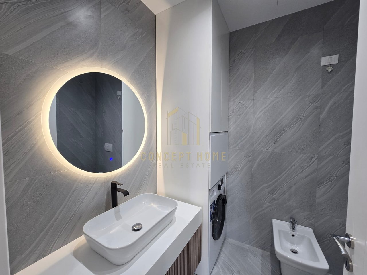 Apartament 2+1 Me Qira te Liqeni Artificial, Tiranë - 1300€ | 85 m²