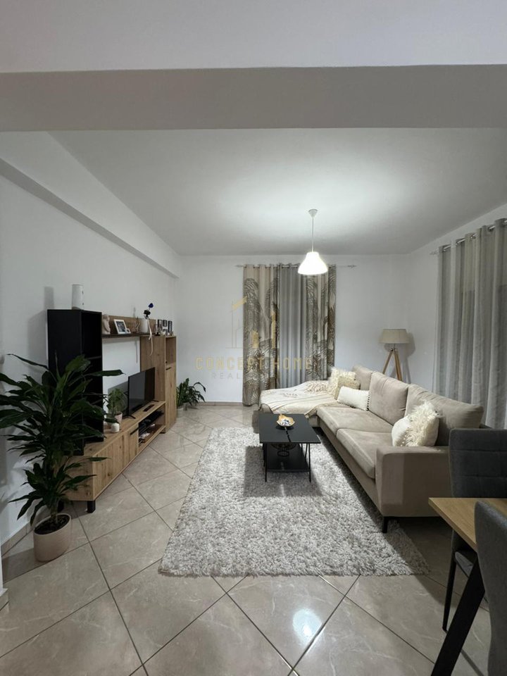 Jepet shtepit me qera Ne Astir