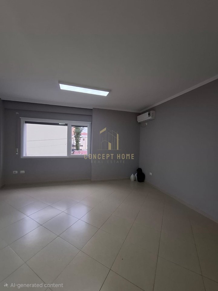 Ufficio 2+1 in Affitto nel Centro di Tirana - 700€ | 93 m²