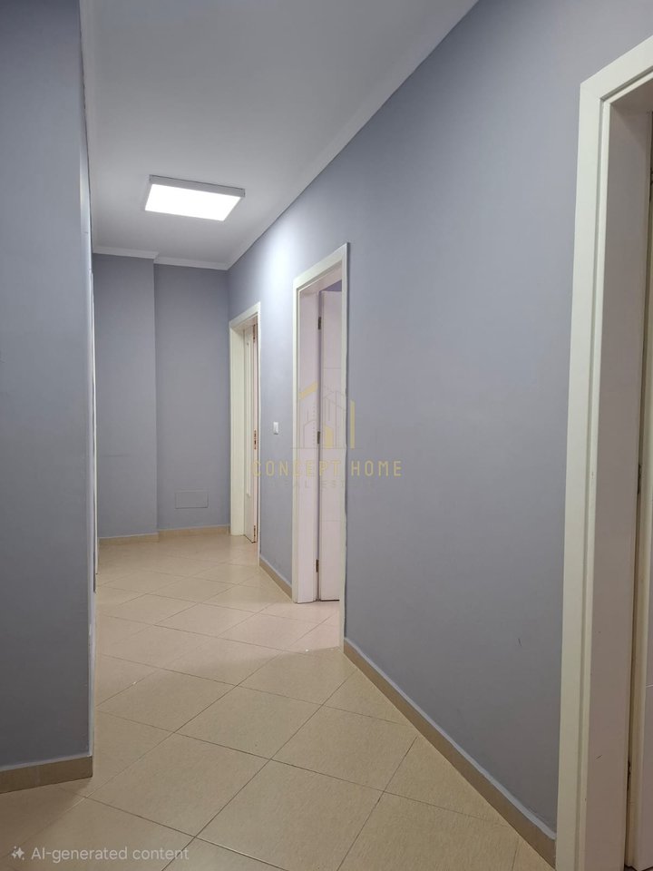 Ufficio 2+1 in Affitto nel Centro di Tirana - 700€ | 93 m²