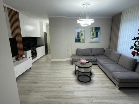 Jepet me qera apartament 1+1 Rruga e Kosovareve.