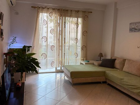 Shitet apartament 2+1+2 ne Astir