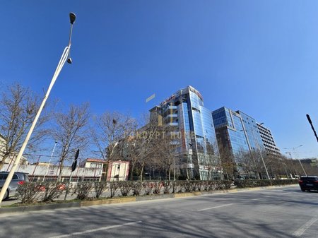 Negozio in affitto a Lapraka