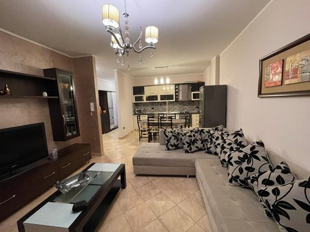 Apartament 2+1+2 Me Qira në Xhamllik / Tiranë / Ish Profarma – 700€ | 120 m²