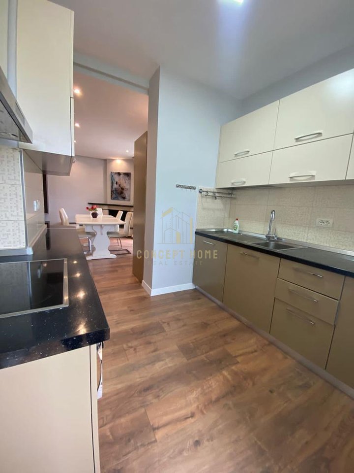 Appartamento 2+1+2 in affitto a Lumi Lana/Bulevard, Tirana - 1150€ | 125 m²