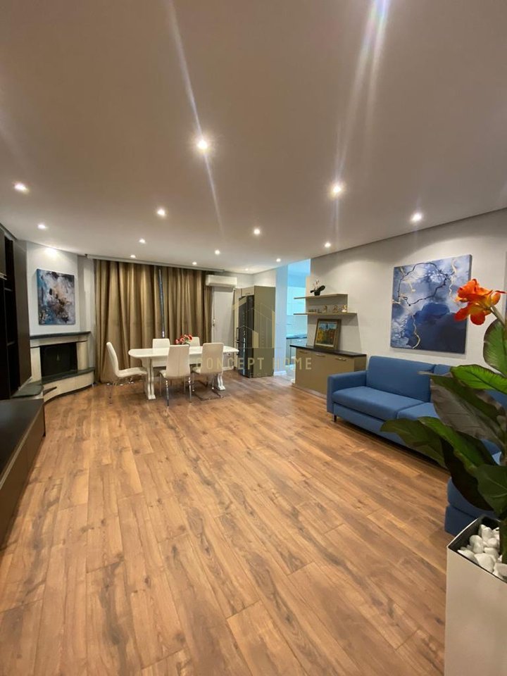Appartamento 2+1+2 in affitto a Lumi Lana/Bulevard, Tirana - 1150€ | 125 m²