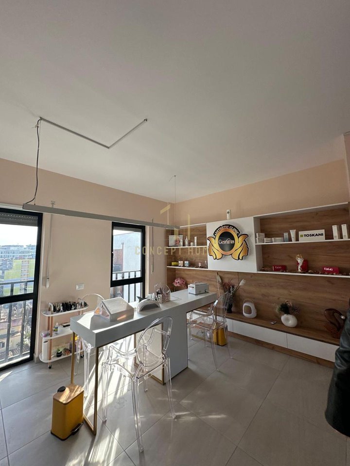 Office 3+1+2 For Rent at Selvia, Tirana - 750€ | 116 m²