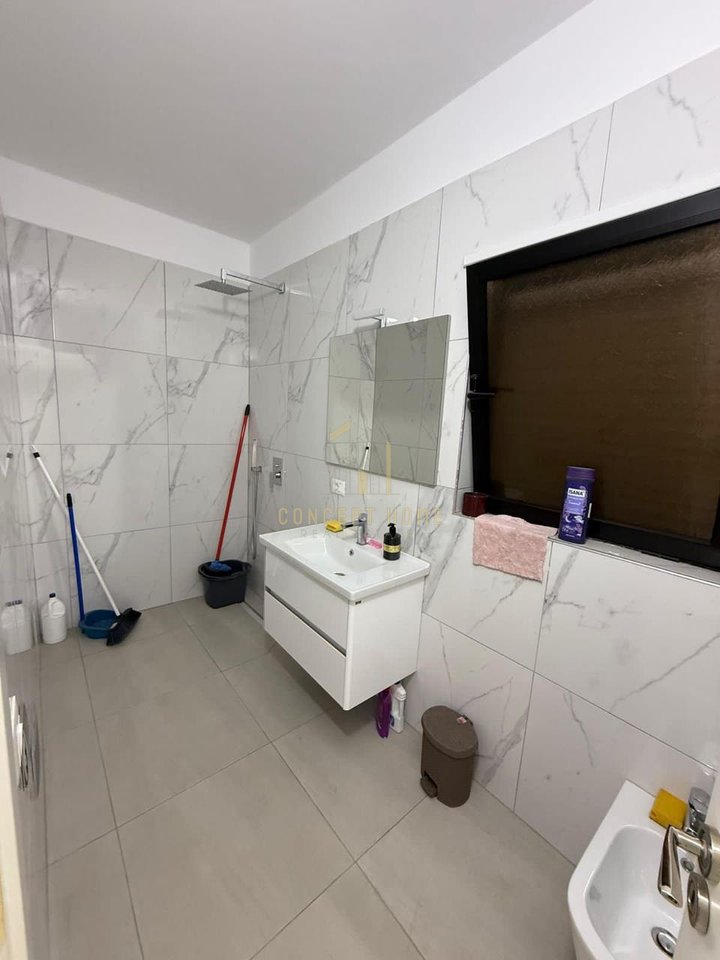 Office 3+1+2 For Rent at Selvia, Tirana - 750€ | 116 m²