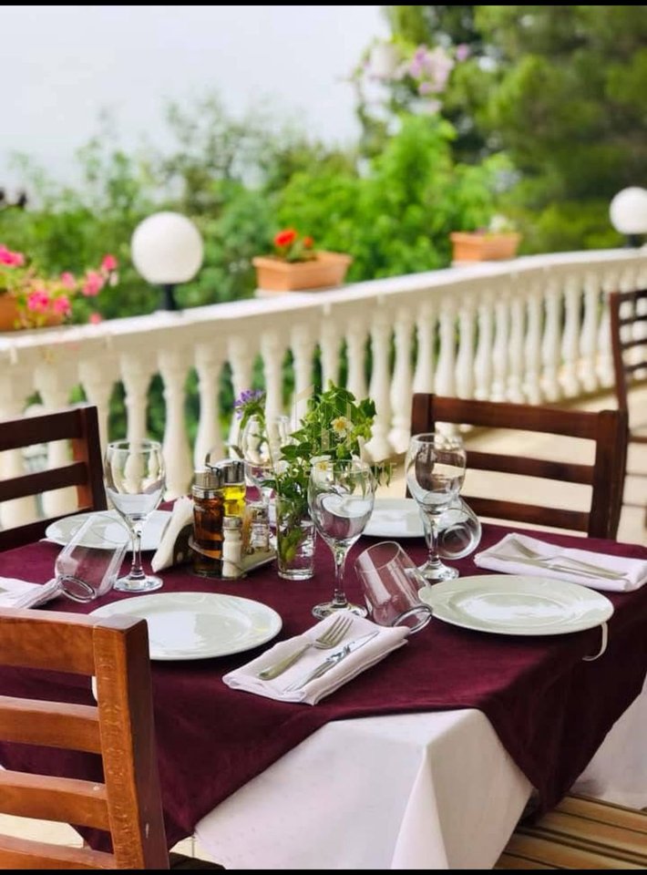 Bar Restaurant for rent, on Dajti Street