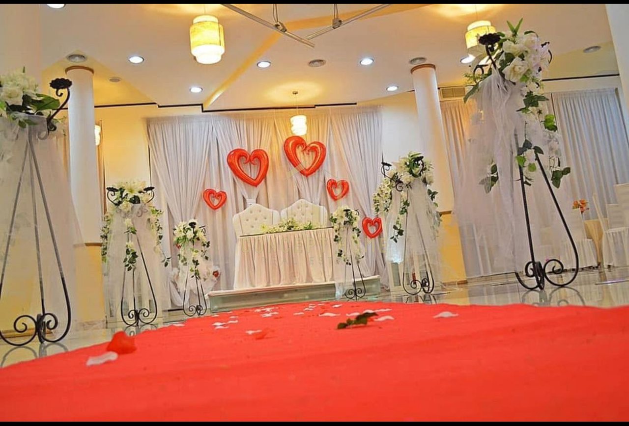 Bar Restaurant for rent, on Dajti Street