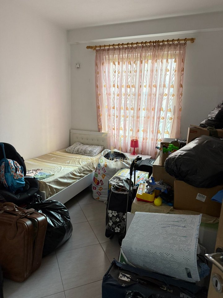 Shitet apartament 2+1+2 ne Astir