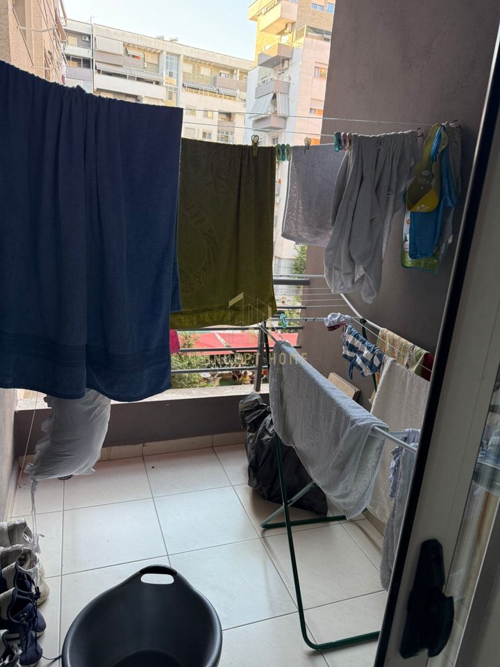 Shitet apartament 2+1+2 ne Astir