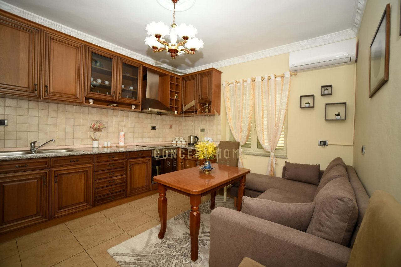 Appartamento 2+1+2 in affitto nel centro di Tirana - 650€