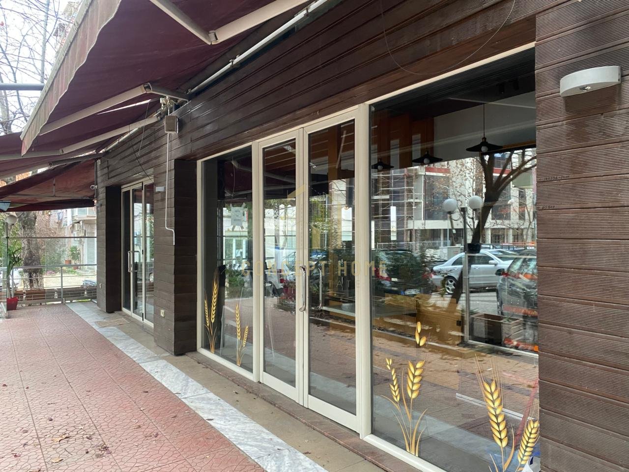 Locale in affitto a 5 Maggio