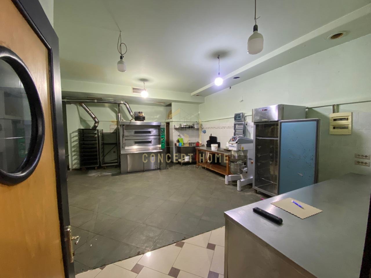 Locale in affitto a 5 Maggio