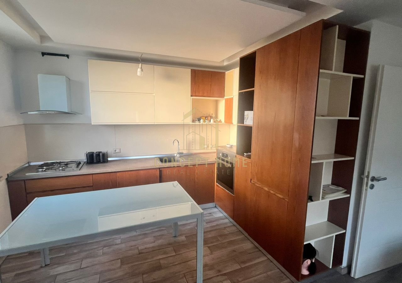 Jepet me qera Apartament 2+1+2 ne Astir