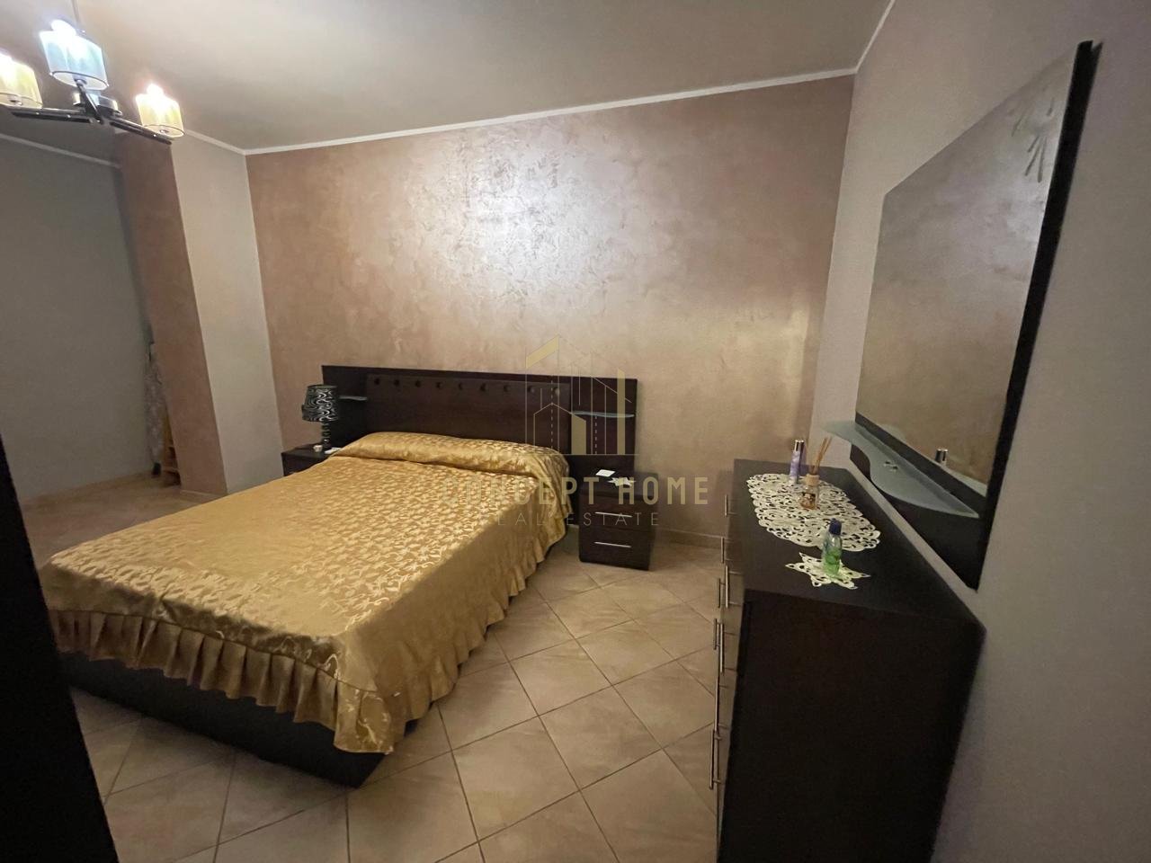 Apartament 2+1+2 Me Qira në Xhamllik / Tiranë / Ish Profarma – 700€ | 120 m²