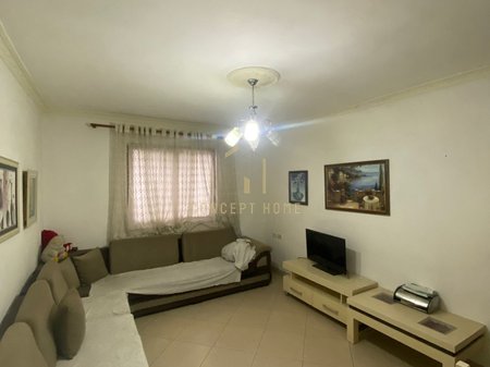 Shitet Apartament 2+1 ne Kamez