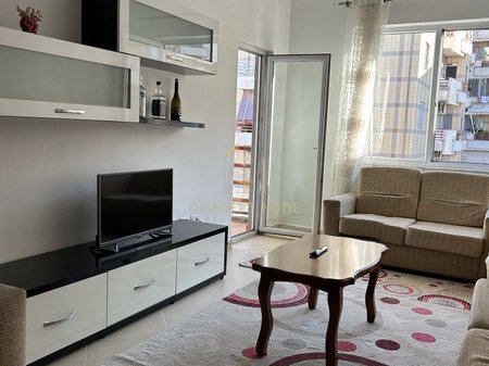 Jepet me qera apartament 1+1 ne Astir