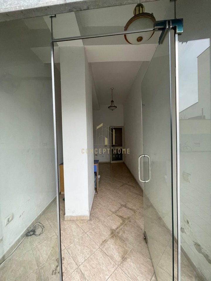 Shitet Dyqan ne Astir