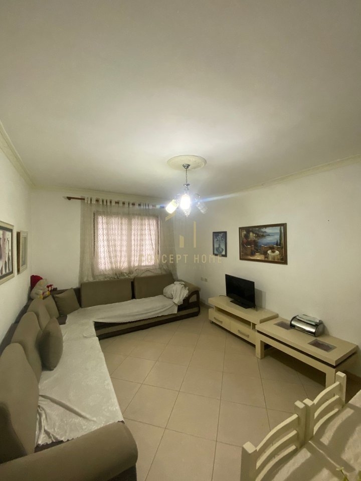 Shitet Apartament 2+1 ne Kamez