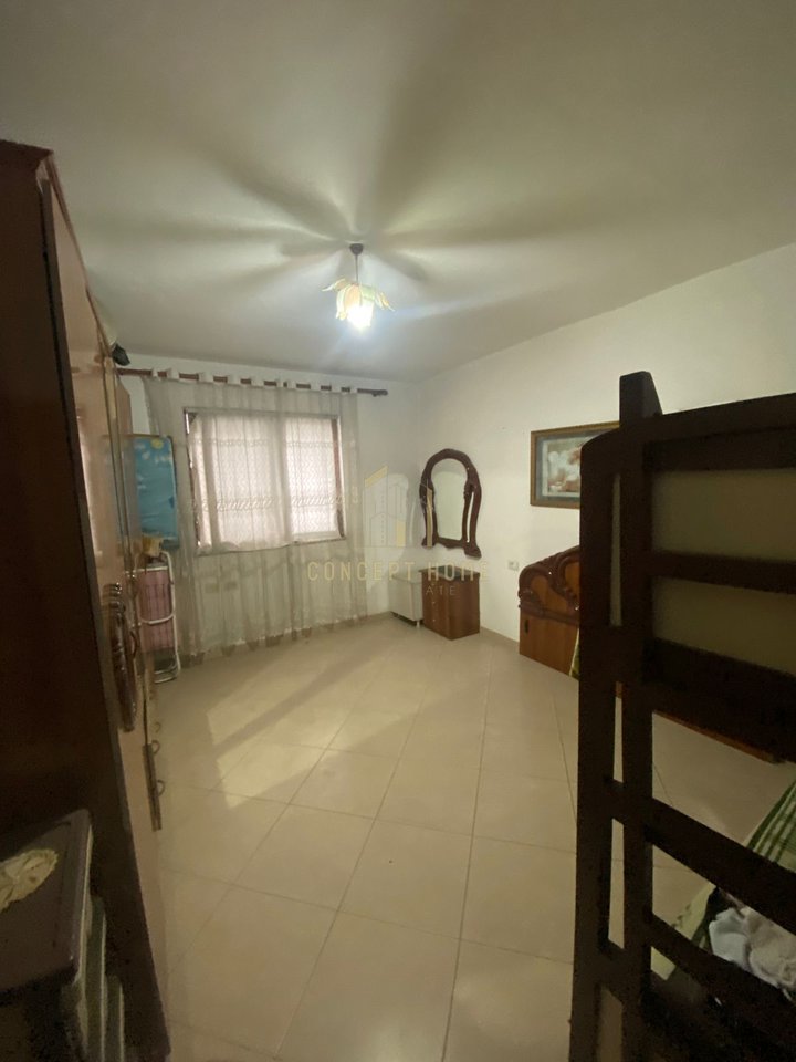Shitet Apartament 2+1 ne Kamez