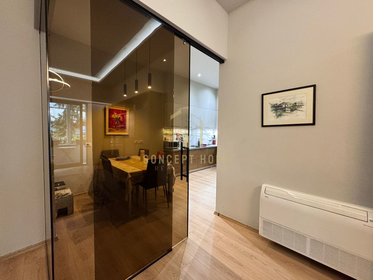 Shitet Apartament 3+1+2 tek Liqeni i Thate