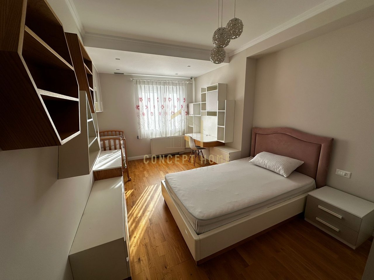 Apartament 3+1+2+2+2P Me Qira në Komunën e Parisit, Tiranë - 1500€ | 155 m²