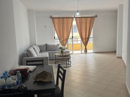 Jepet me qera apartament 2+1+2 ne Astir.