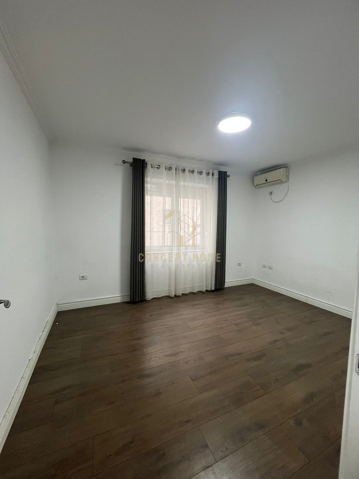 Zyrë 3+1 Me Qira në Bllok, Tiranë - 1100€ | 110 m²